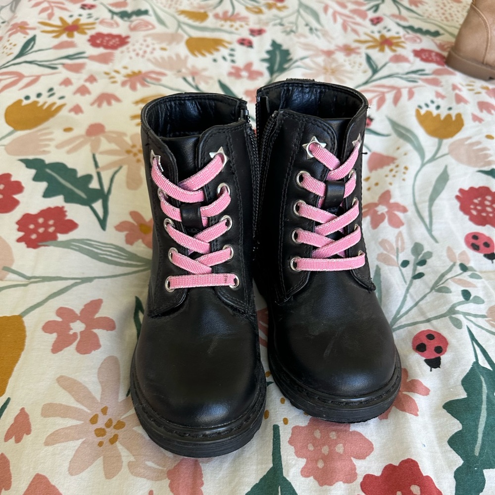 Jumping beans toddler shoes. Size 7T